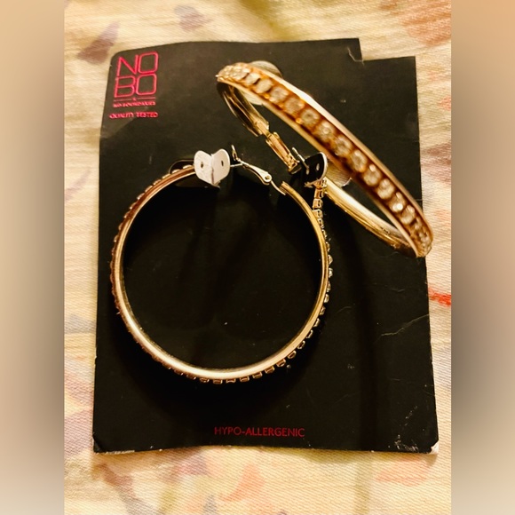 ♦️2 for $20 Sale! ♦️ 3 pair of new earrings, 2 Charlotte, Russe, 1 No boundaries - Picture 3 of 3